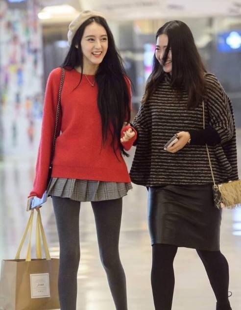 偶遇迪丽热巴的妹妹迪丽冷巴,网友:这是破产