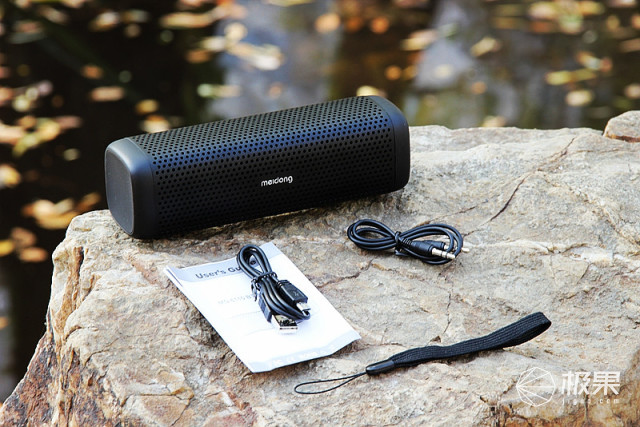 魅动6110金属蓝牙音箱