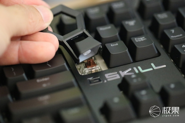 芝奇(G.SKILL)KM570背光机械键盘 芝奇(G.SKILL)KM570背光机械键盘