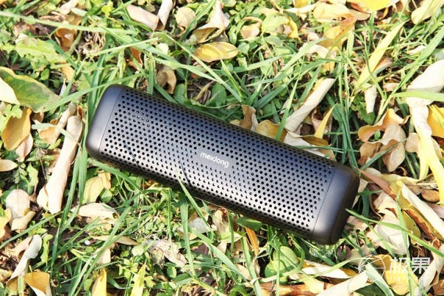 魅动6110金属蓝牙音箱