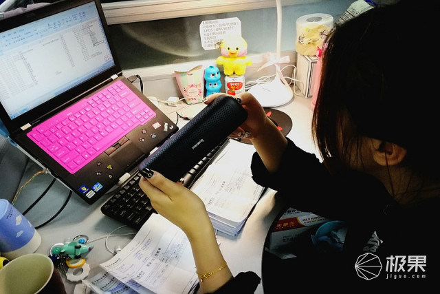 魅动6110金属蓝牙音箱