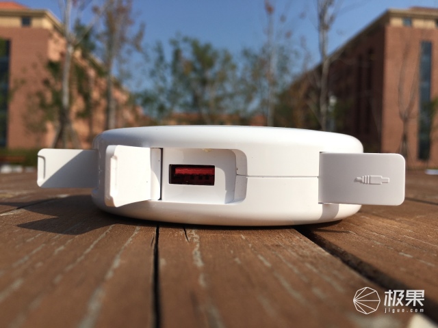 耐尔金（nillkin）隐士多功能无线充电器