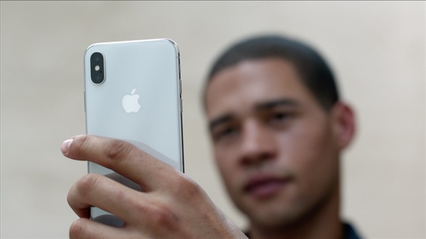 苹果:iPhone X电量不足10% Face ID没法用