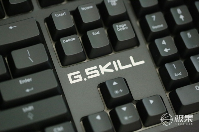 芝奇(G.SKILL)KM570背光机械键盘 芝奇(G.SKILL)KM570背光机械键盘