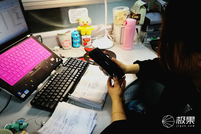 魅动6110金属蓝牙音箱