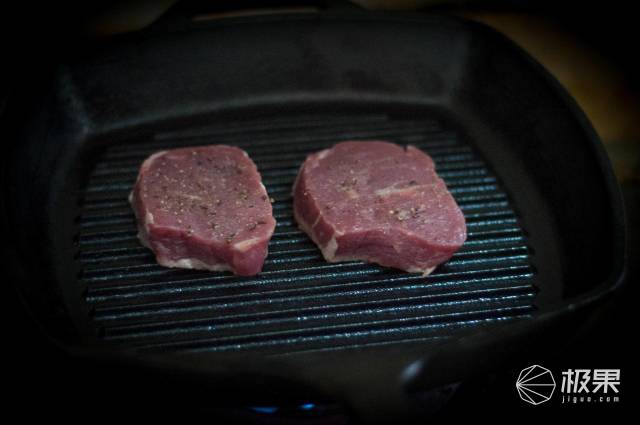 洛极(Lodge)美国进口铸铁牛排煎锅 洛极(Lodge)美国进口铸铁牛排煎锅