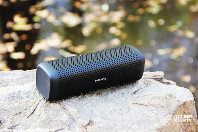 魅动6110金属蓝牙音箱