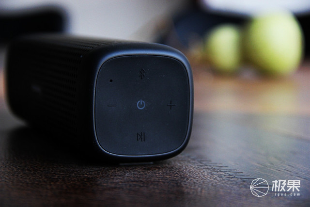 魅动6110金属蓝牙音箱