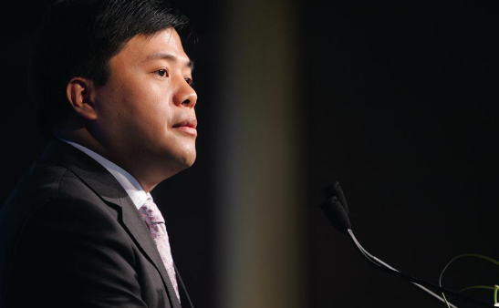 阅文上市,创始人吴文辉从普通程序员到身价30亿 陈天桥