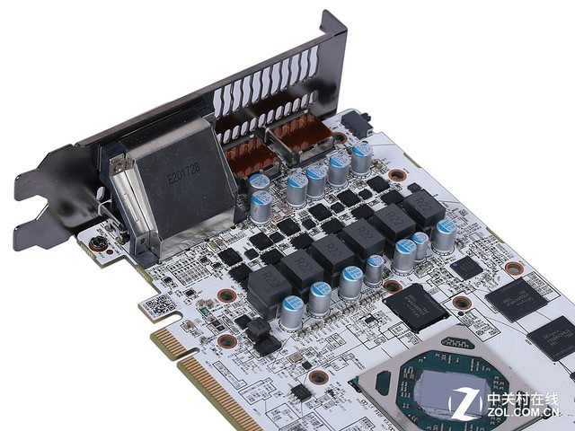 纯白情怀 迪兰RX 580 X-Serial 18周年纪念款评测 