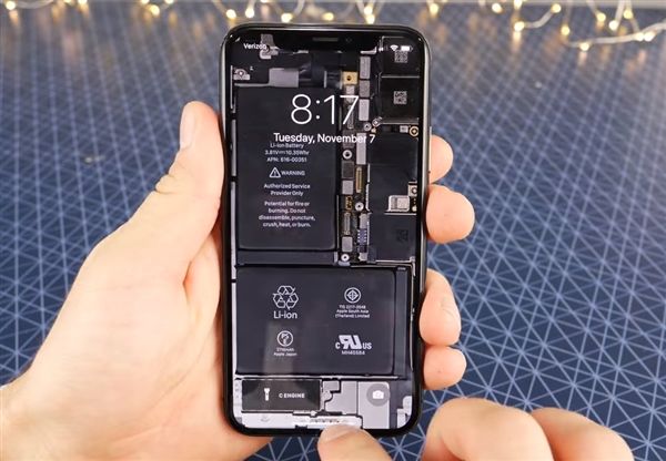 国外大神手工打造iPhone X透明版：亮屏太惊艳了