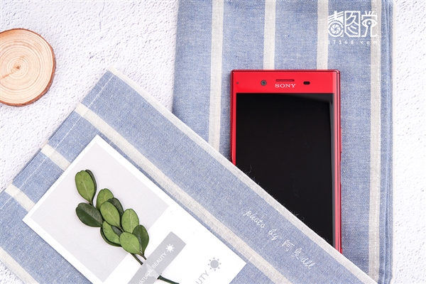 颜值出众！索尼Xperia XZ Premium朱砂红图赏