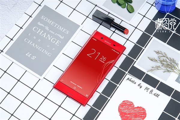 颜值出众！索尼Xperia XZ Premium朱砂红图赏