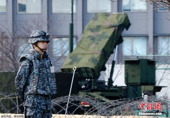 资料图：当地时间1月30日，日本自卫队在东京周边部署了&ldquo;爱国者3&rdquo;型拦截导弹。