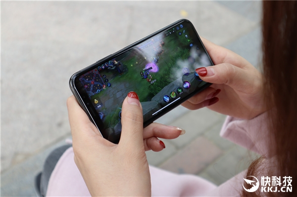 iPhone X玩《王者荣耀》&ldquo;白条&rdquo;误触抓狂！官方解决办法来了