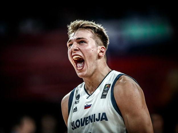 骑士GM赴欧考察18岁天才 他被视作詹皇接班人?_凤凰体育