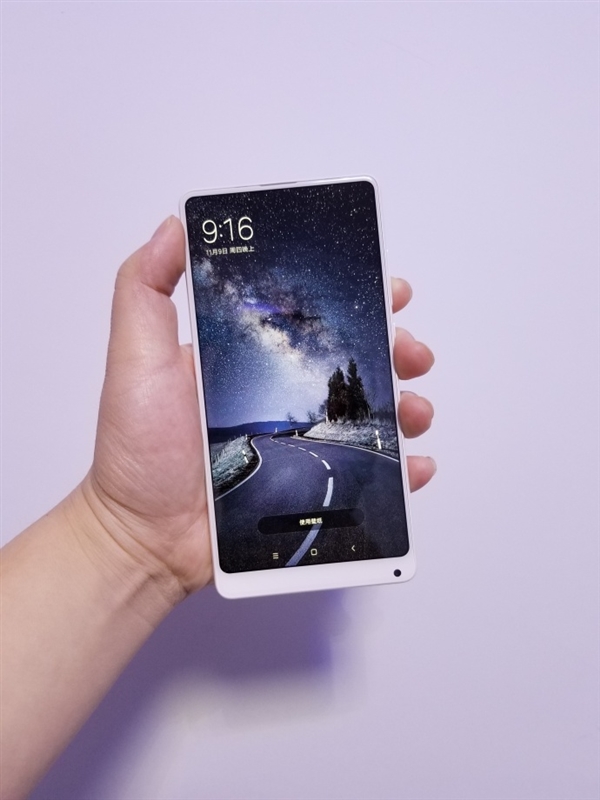 4699元8G全陶瓷!小米MIX 2全陶瓷尊享版上手