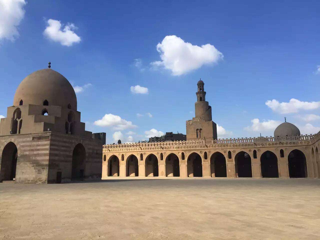 建筑宏伟并且很有特色 历史悠久的埃及开罗清真寺