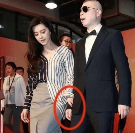 范冰冰和冯小刚走红毯,范冰冰做了啥,可以让冯小刚