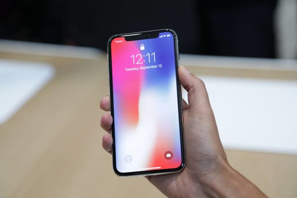 iPhone X低温触屏失灵 苹果:将通过更新软件修