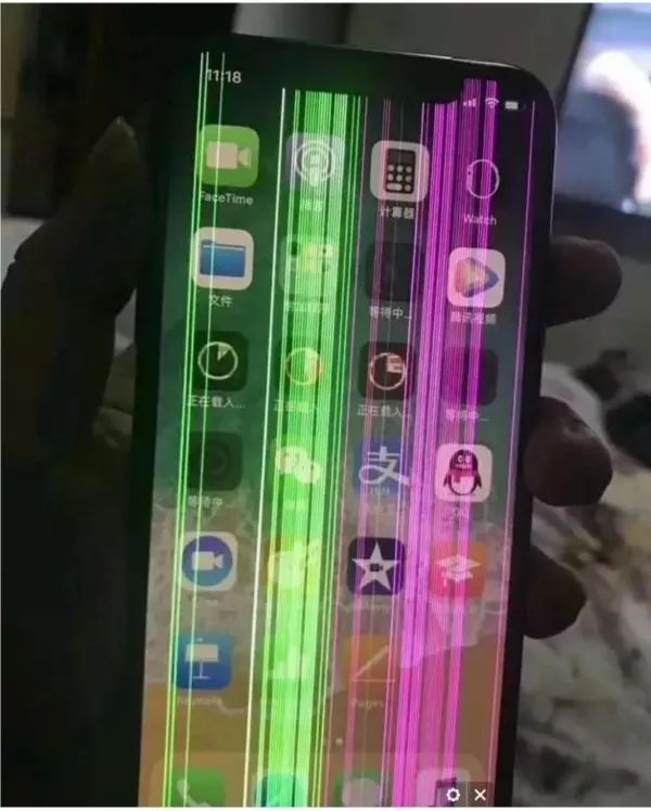 iPhoneX 惊现绿线门:二代新机曝光