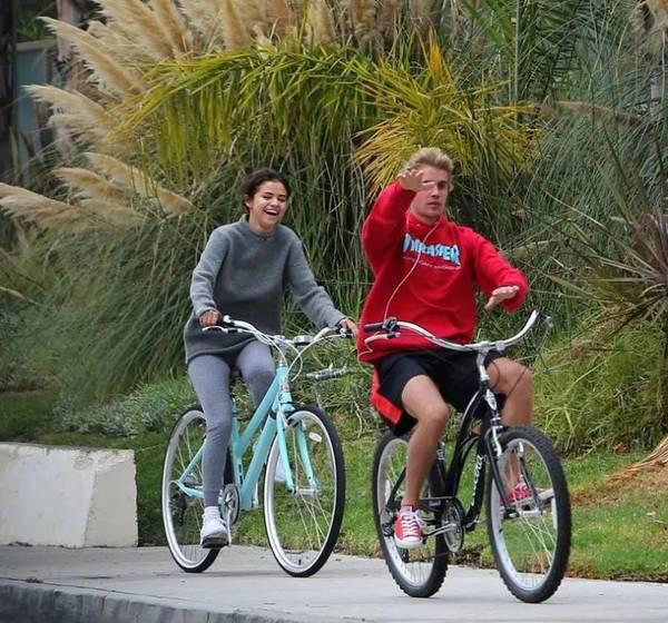 复合大戏活久见!比伯赛琳娜分手12次,言承旭林