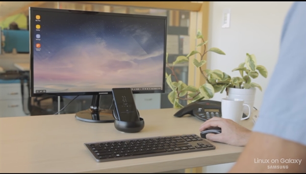 一秒变PC！三星Note8 DeX进阶：塞入完整Ubuntu系统