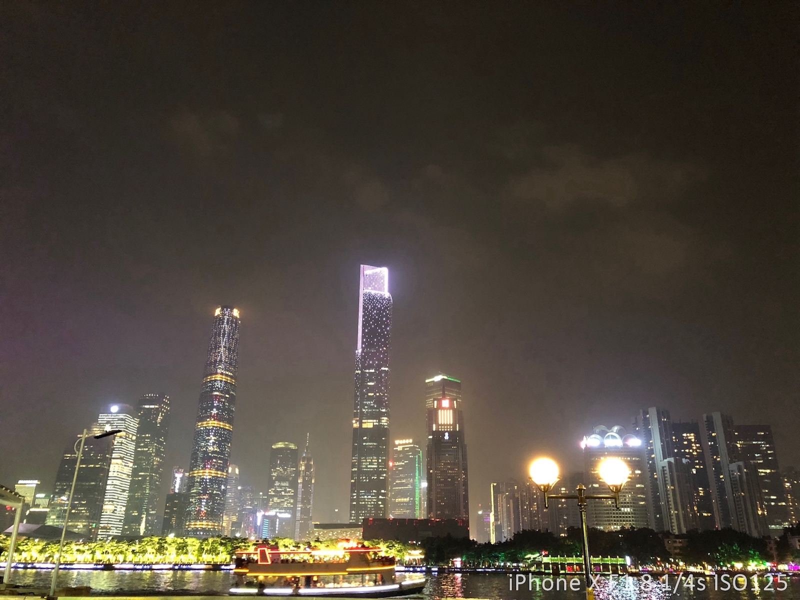 2017 旗舰手机拍照横评:iPhone X、华为 Mate