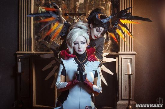 《守望先锋》天使与恶魔COS:黑白姐妹花身材火辣辣