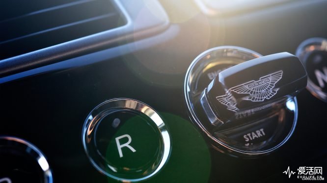 aston-martin-rapide-2014-interior-wallpaper-4