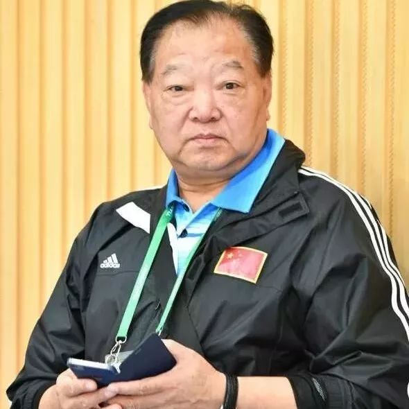 中国奥运金牌第一人许海峰退休：要把肚子减下去