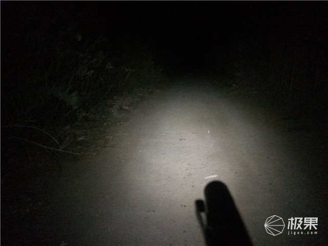 WUBEN（务本）TP10130流明战术笔灯