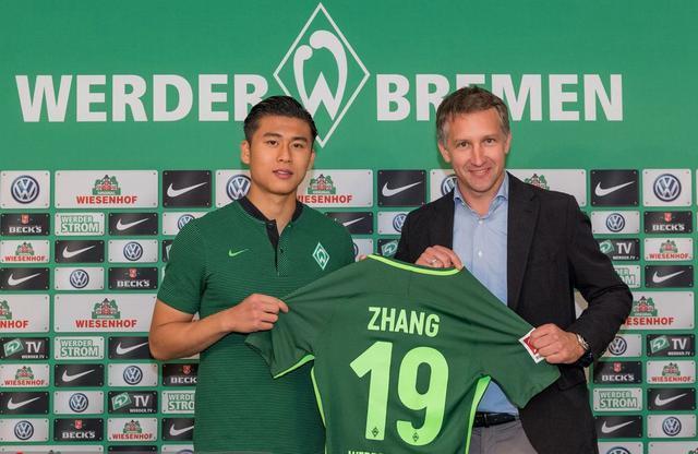 不莱梅锋无力仍无视张玉宁,国足锋霸踢不上球