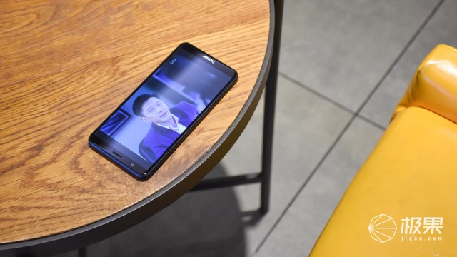 荣耀畅玩7X手机