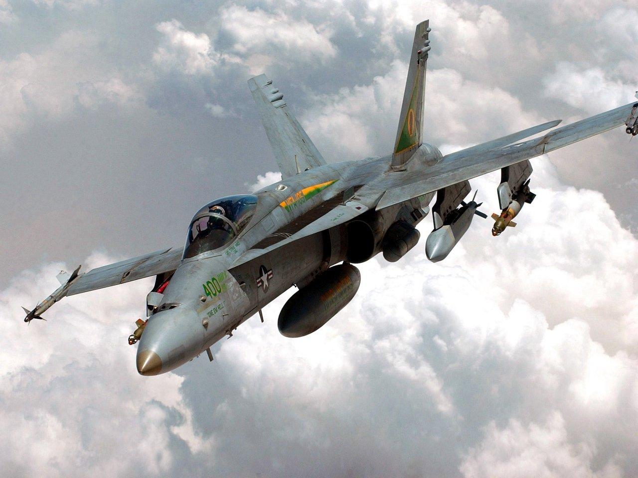 f/a-18"大黄蜂":历久弥坚的美军航母现役舰载战斗机
