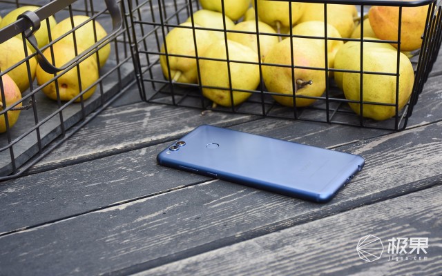 荣耀畅玩7X手机