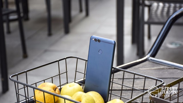 荣耀畅玩7X手机