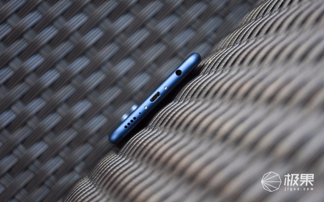 荣耀畅玩7X手机