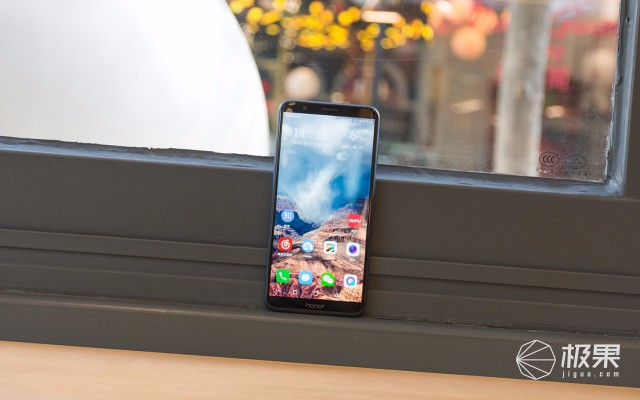 荣耀畅玩7X手机