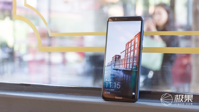 荣耀畅玩7X手机