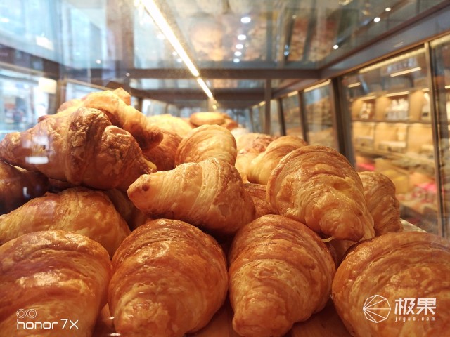 荣耀畅玩7X手机