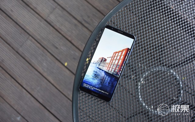 荣耀畅玩7X手机