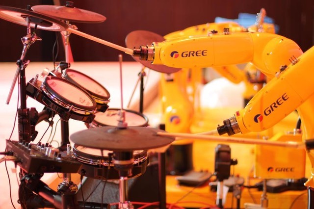 格力机器人乐队首度亮相 中国制造再次惊艳 