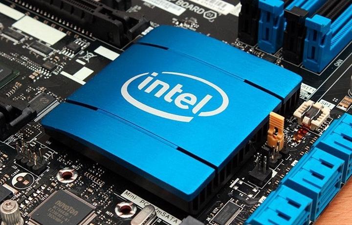 Intel Z390主板首次现身 主流平台即将进入8核时代