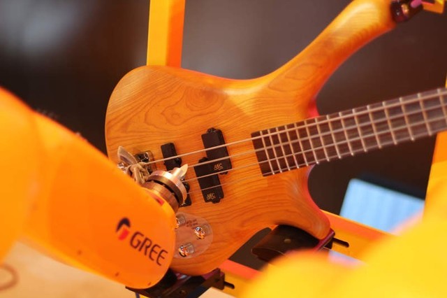 格力机器人乐队首度亮相 中国制造再次惊艳 