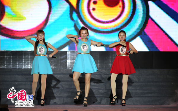 旺苍红色旅游文化节主题晚会吸引万余人观看