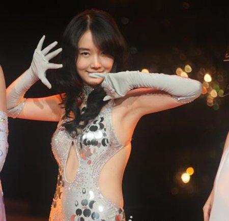 正是这张专辑让李贞贤的《哇》和《换掉》成为当时风靡一时的歌曲,且