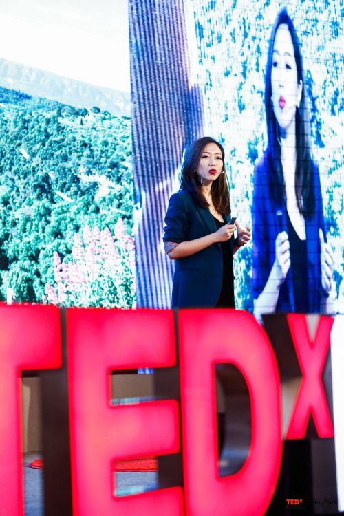 励志演讲人黄凯莉再次登上TEDx舞台