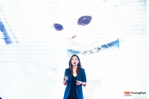 励志演讲人黄凯莉再次登上TEDx舞台