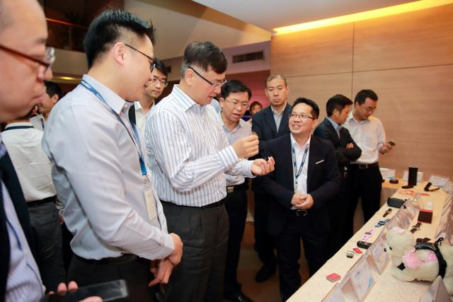 中国移动集团李跃总裁一行到访沃特沃德